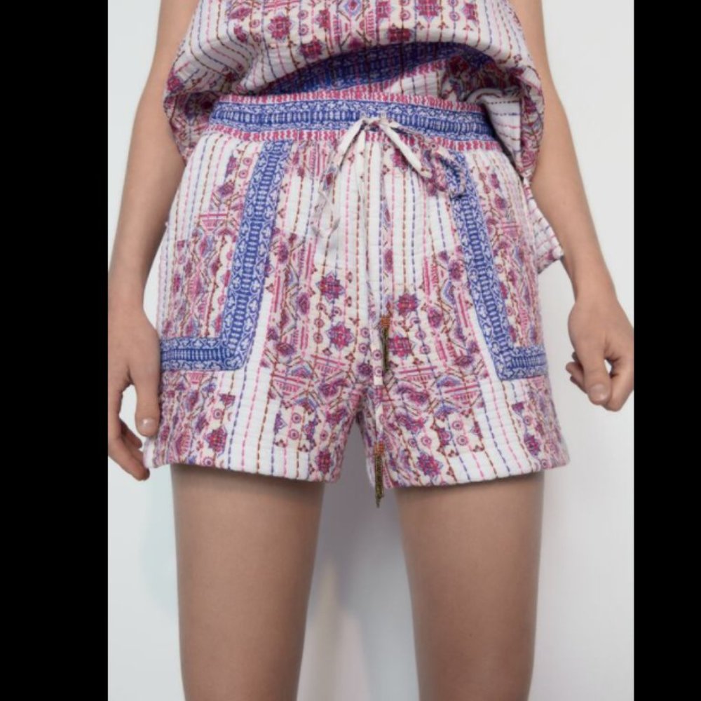 Zara PRINTED EMBROIDERED QUILTED SHORTS High-waist - Size XS